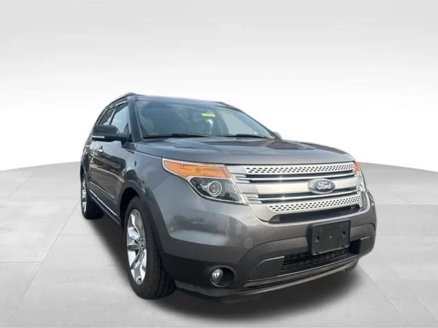 2014 Ford Explorer XLT photo 1
