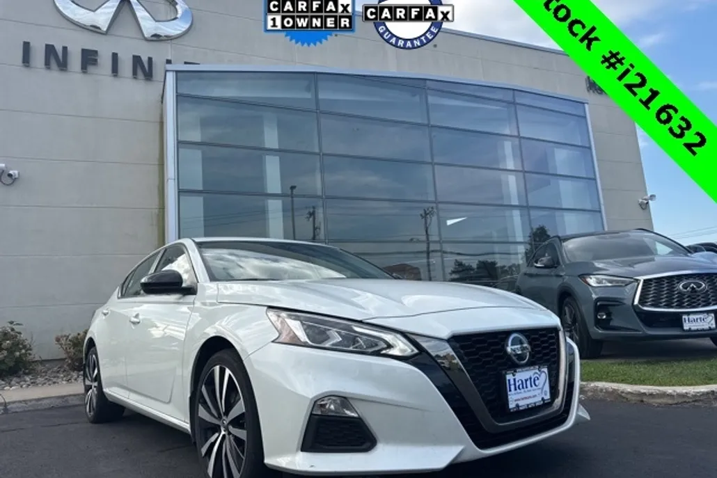 2022 Nissan Altima 2.5 SR photo 1