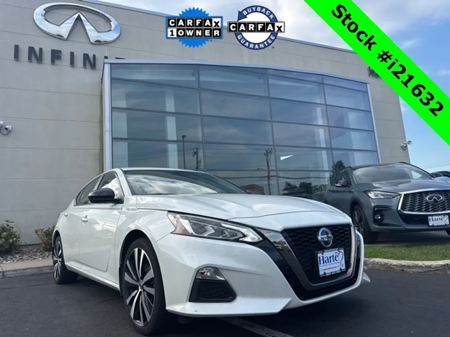 2022 Nissan Altima 2.5 SR photo 1