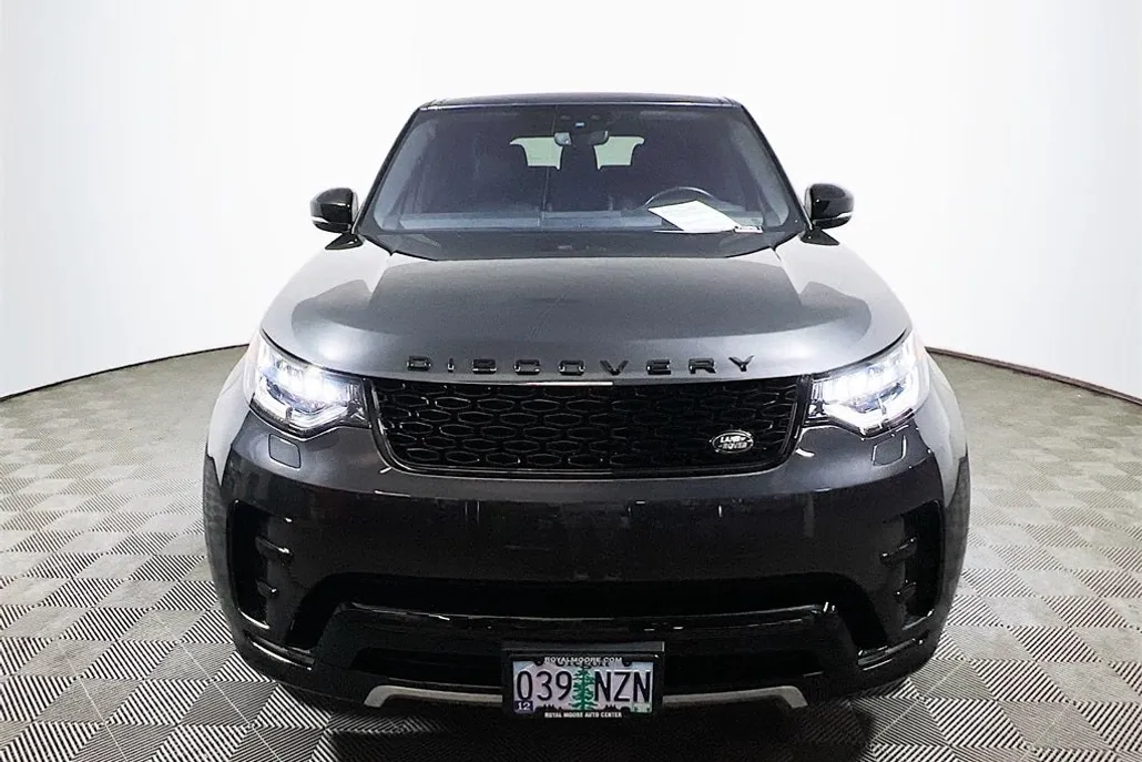 2020 Land Rover Discovery Landmark photo 1