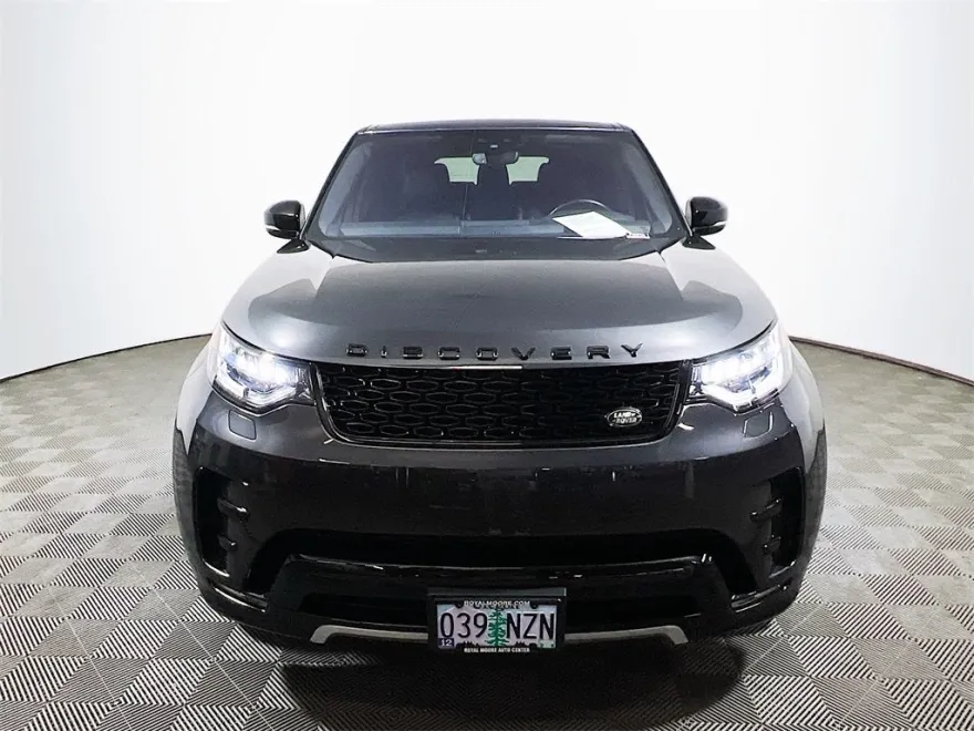 2020 Land Rover Discovery Landmark photo 1