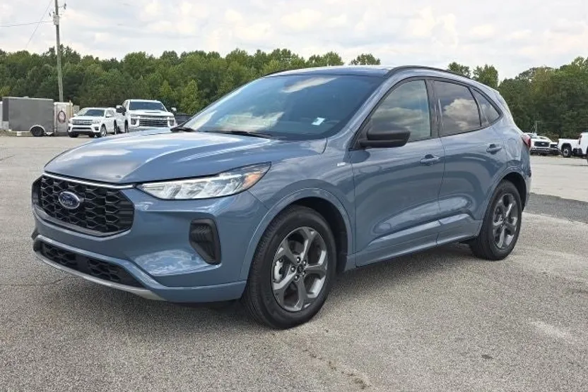 2024 Ford Escape ST-Line photo 1