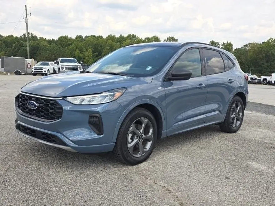2024 Ford Escape ST-Line photo 1