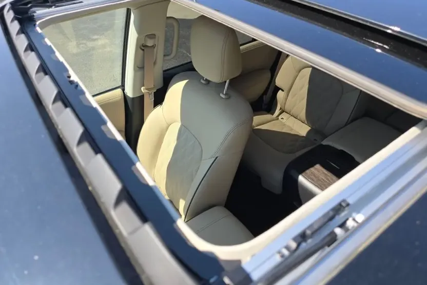 2024 Nissan Armada Platinum photo 1