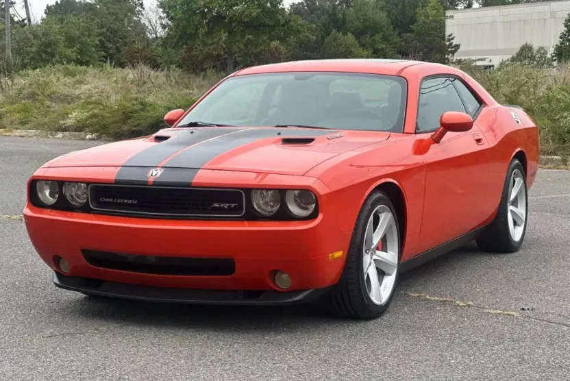 2008 Dodge Challenger SRT8 photo 1