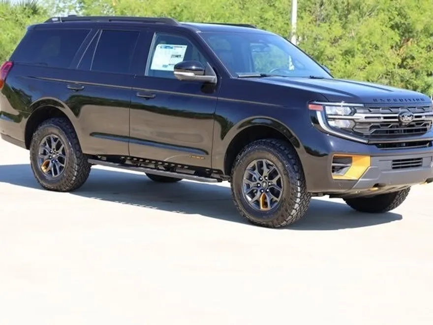 2025 Ford Expedition photo 1