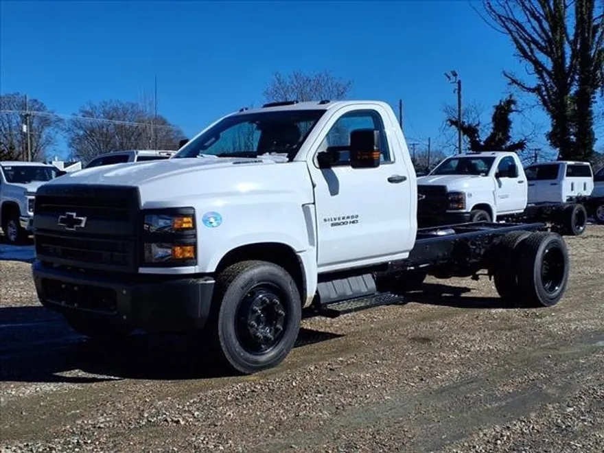 2024 Chevrolet Silverado 5500HD Work Truck photo 1