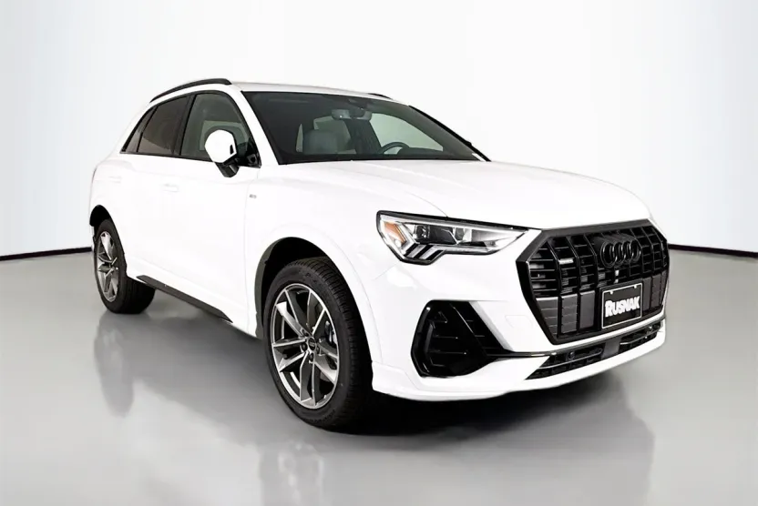 2025 Audi Q3 S line Premium photo 1