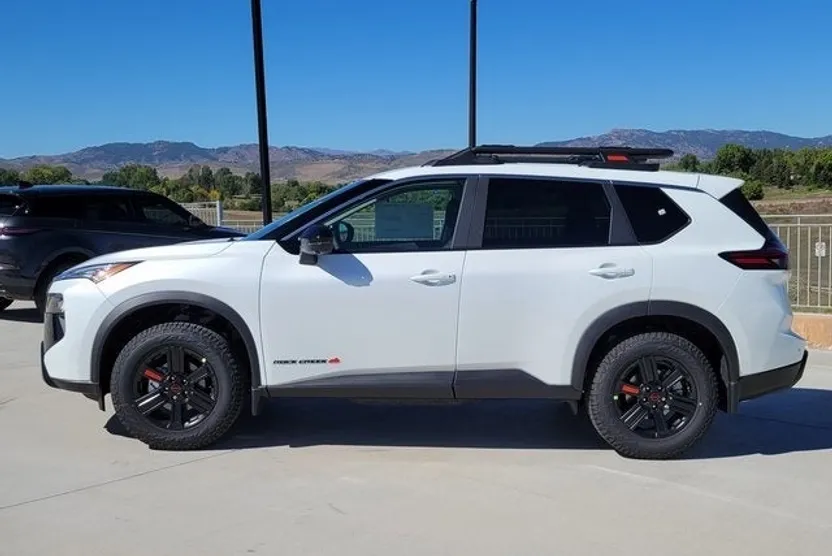 2026 Nissan Rogue SV photo 1