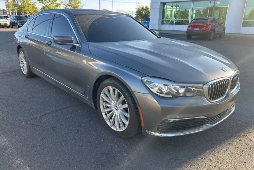 2017 Bmw 740i photo 1