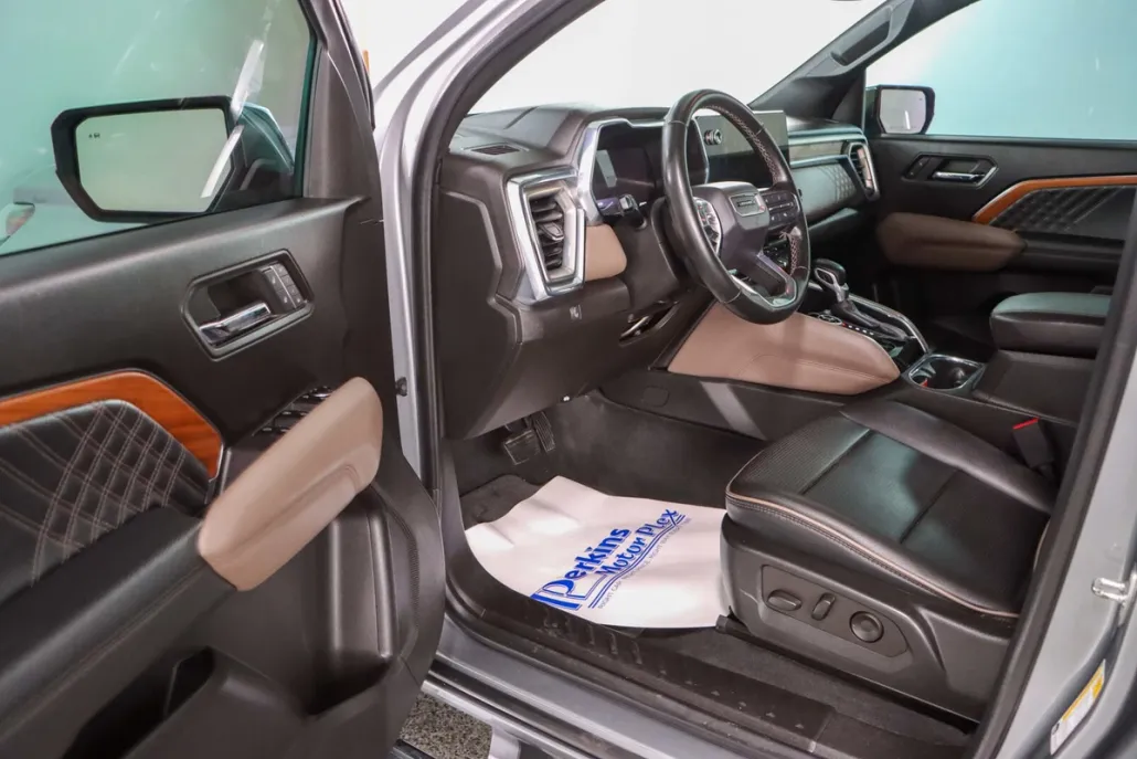 2023 Gmc Canyon Denali photo 1