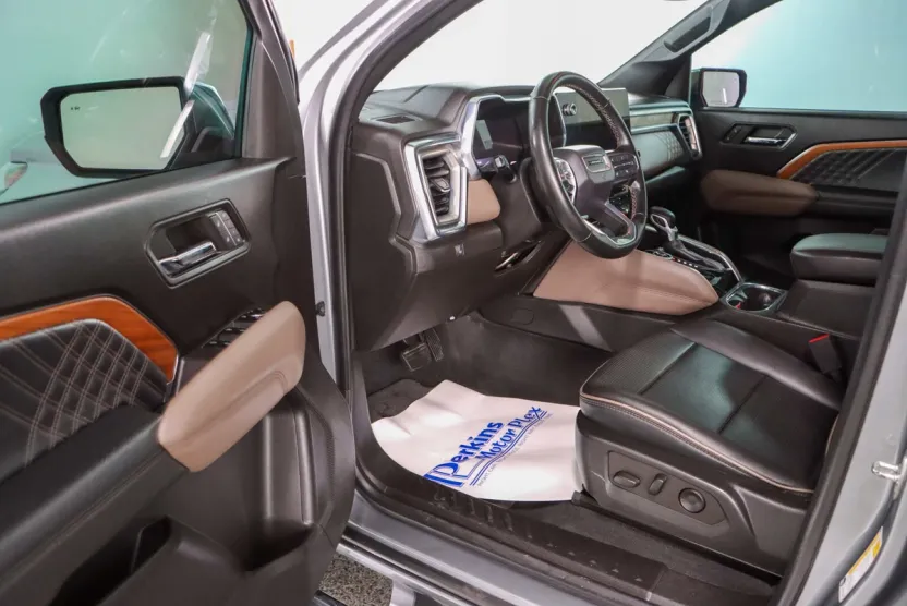 2023 Gmc Canyon Denali photo 1