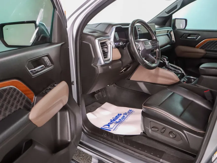 2023 Gmc Canyon Denali photo 1
