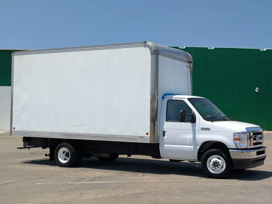 2023 Ford E-450 photo 1