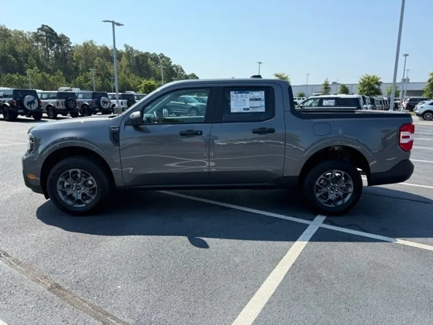 2025 Ford Maverick XLT photo 1