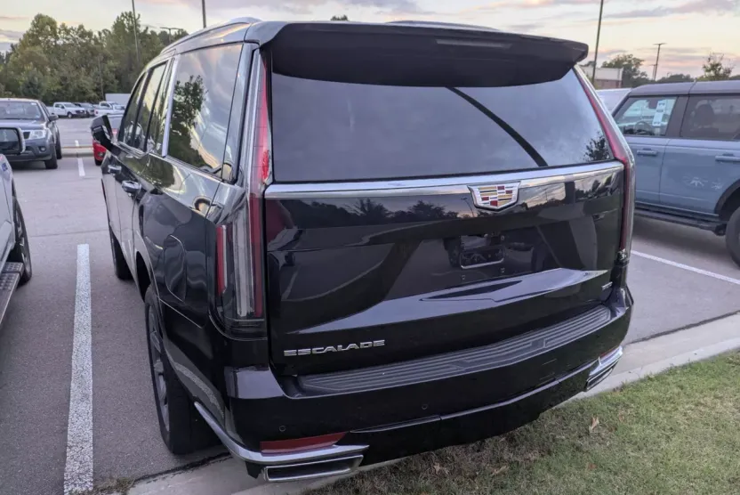 2023 Cadillac Escalade Premium Luxury Platinum photo 1