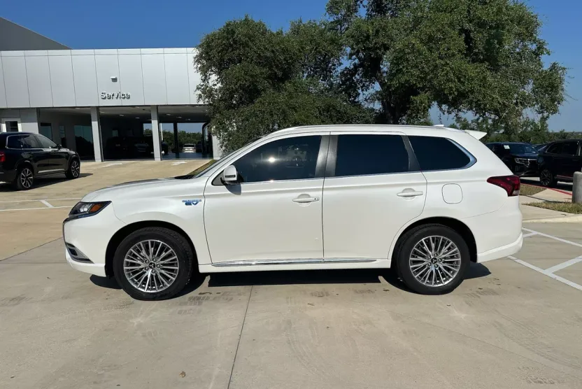 2020 Mitsubishi Outlander PHEV GT photo 1