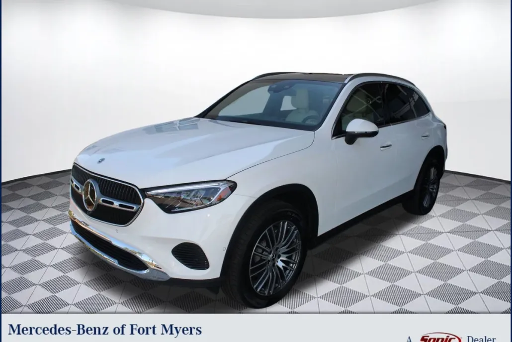 2026 Mercedes Benz GLC 300 photo 1