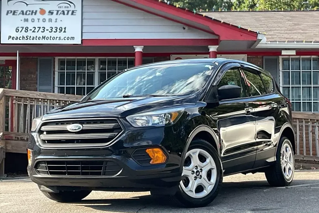 2019 Ford Escape S photo 1