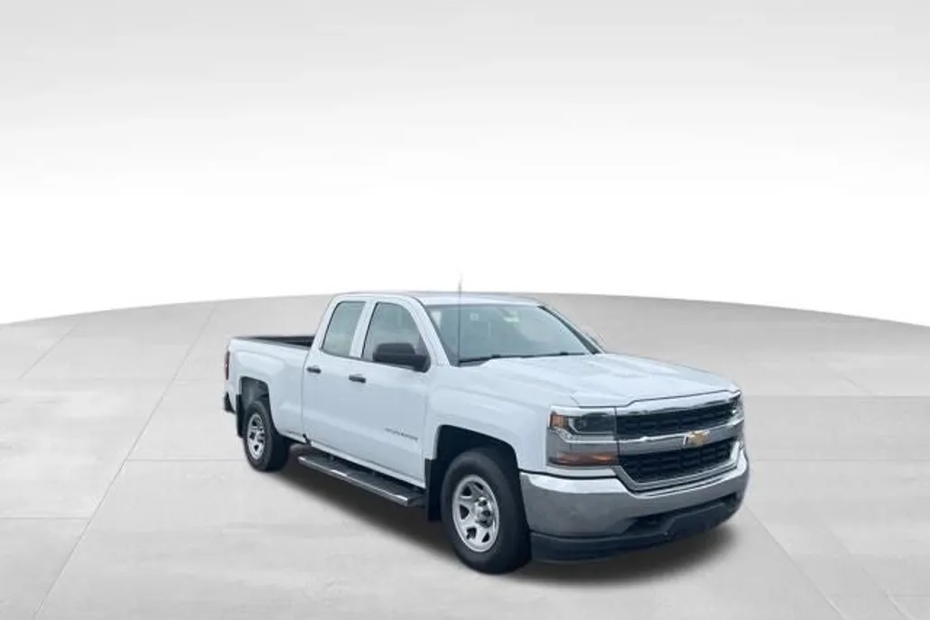 2017 Chevrolet Silverado 1500 LS photo 1