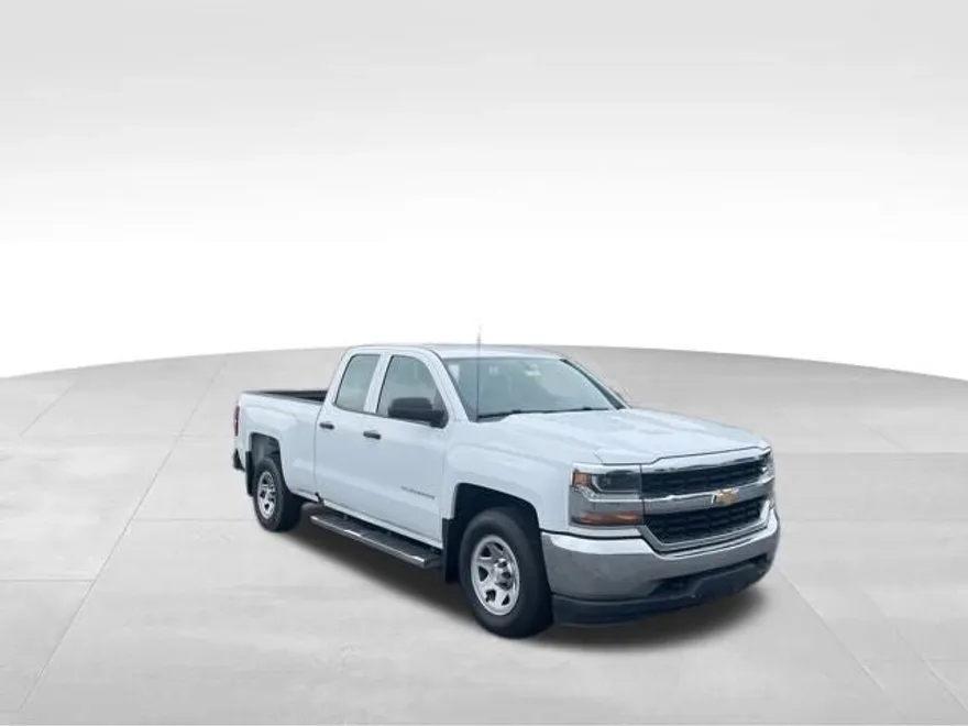 2017 Chevrolet Silverado 1500 LS photo 1