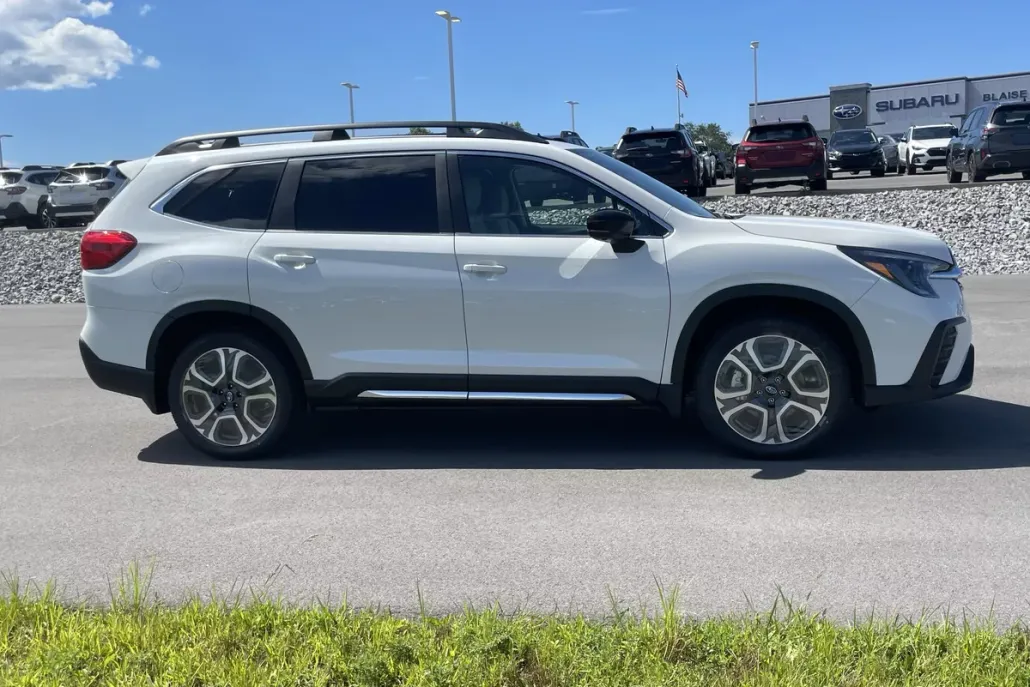 2025 Subaru Ascent Limited photo 1