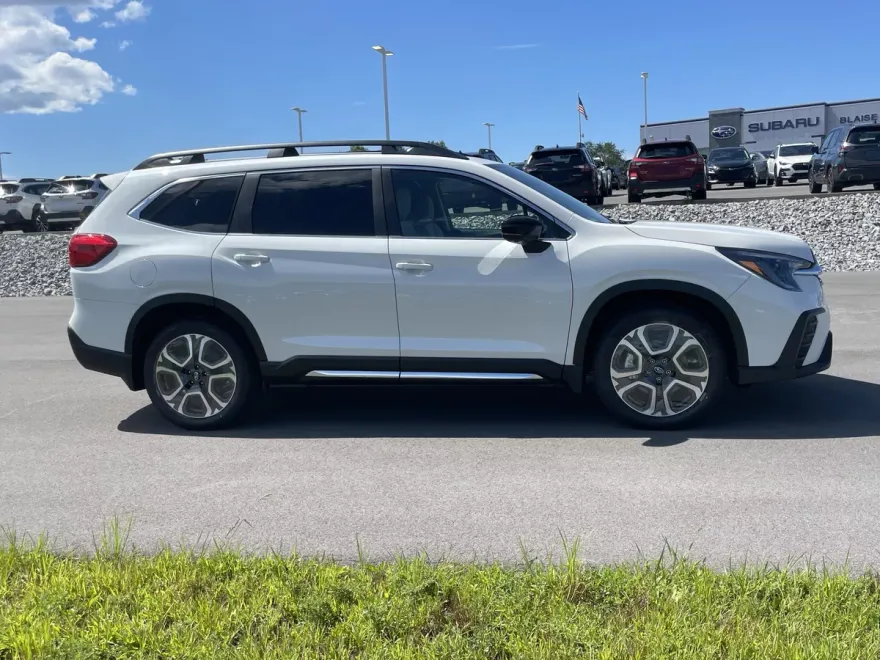 2025 Subaru Ascent Limited photo 1