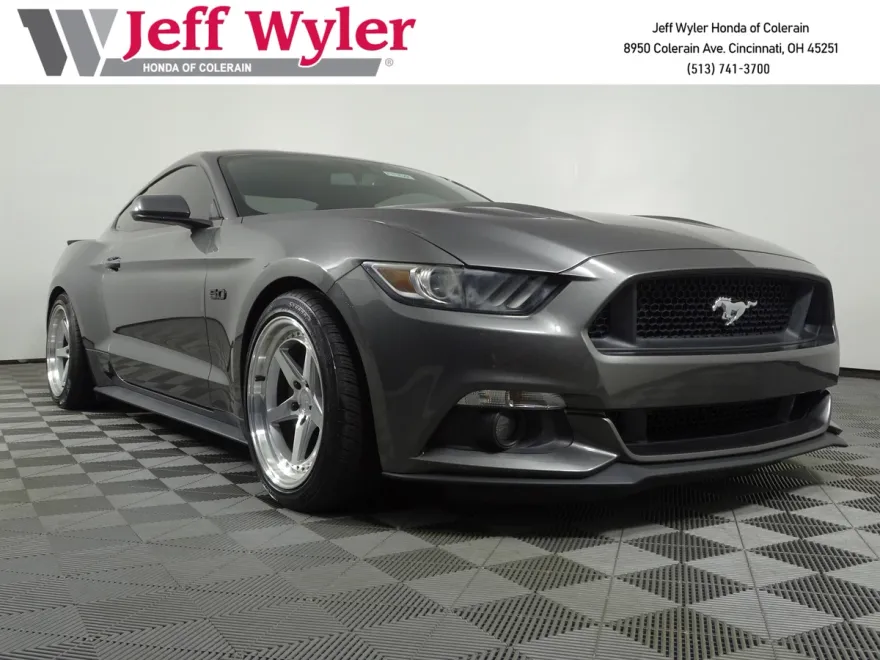 2016 Ford Mustang GT photo 1
