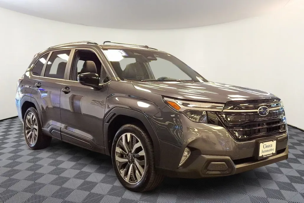 2025 Subaru Forester Touring photo 1