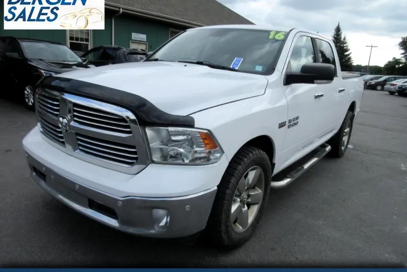 2016 Ram 1500 SLT photo 1