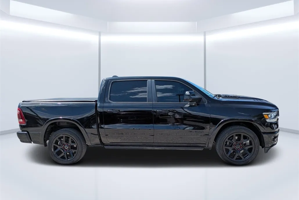 2019 Ram 1500 Laramie photo 1
