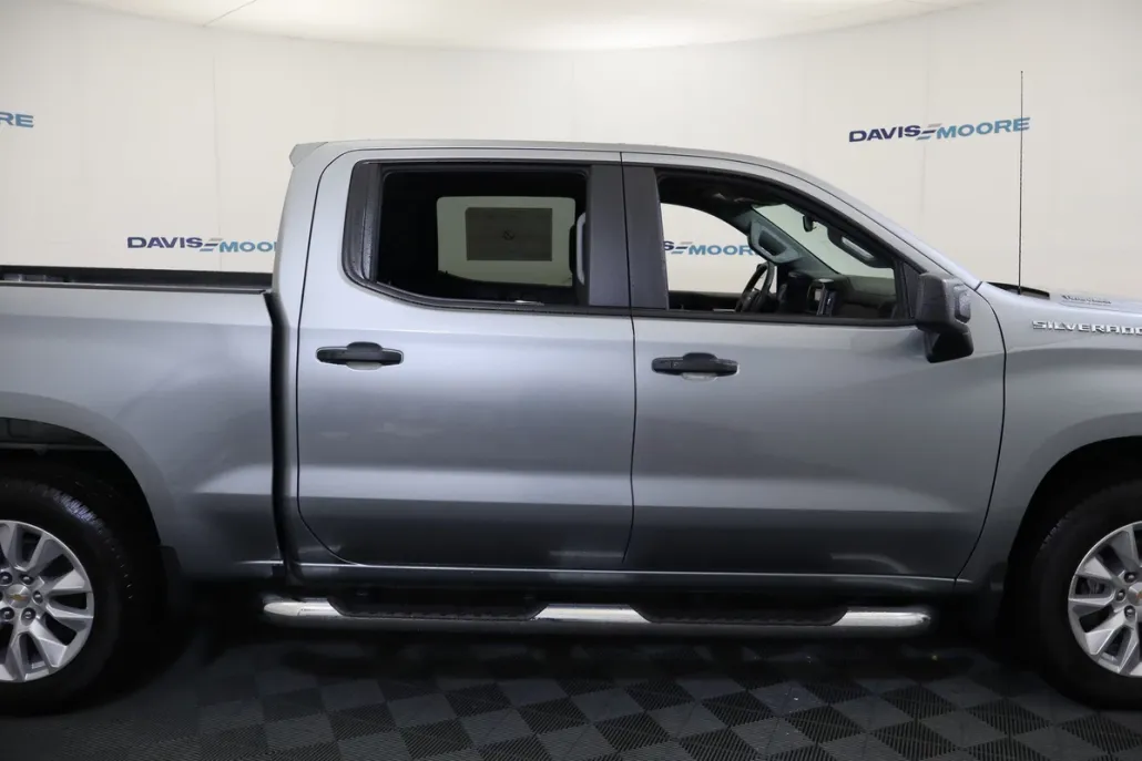 2026 Chevrolet Silverado 1500 Custom photo 1