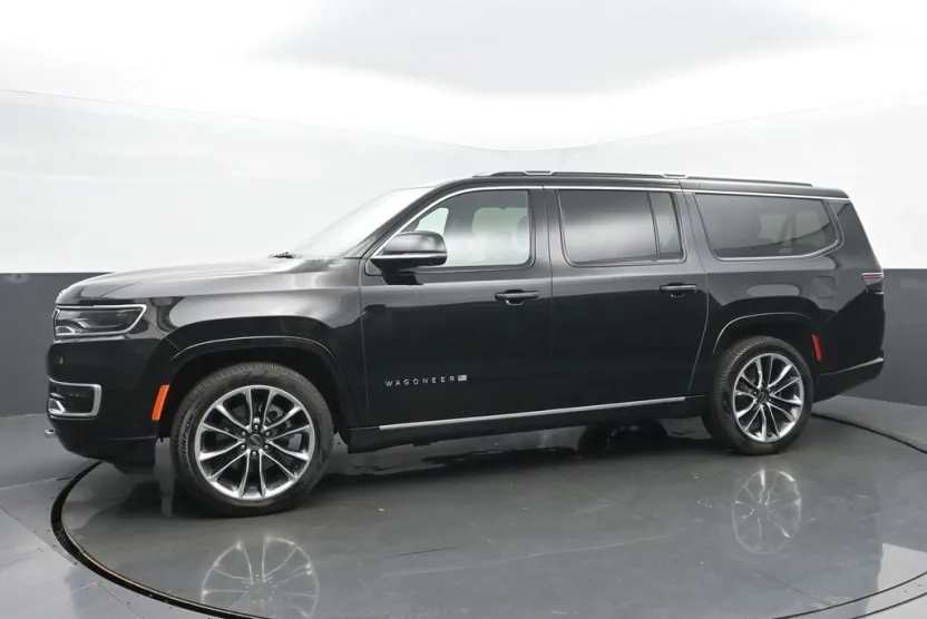 2024 Jeep Wagoneer L Series III photo 1