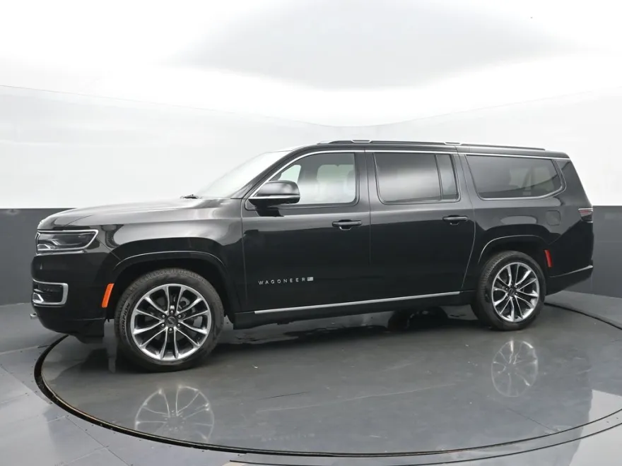 2024 Jeep Wagoneer L Series III photo 1