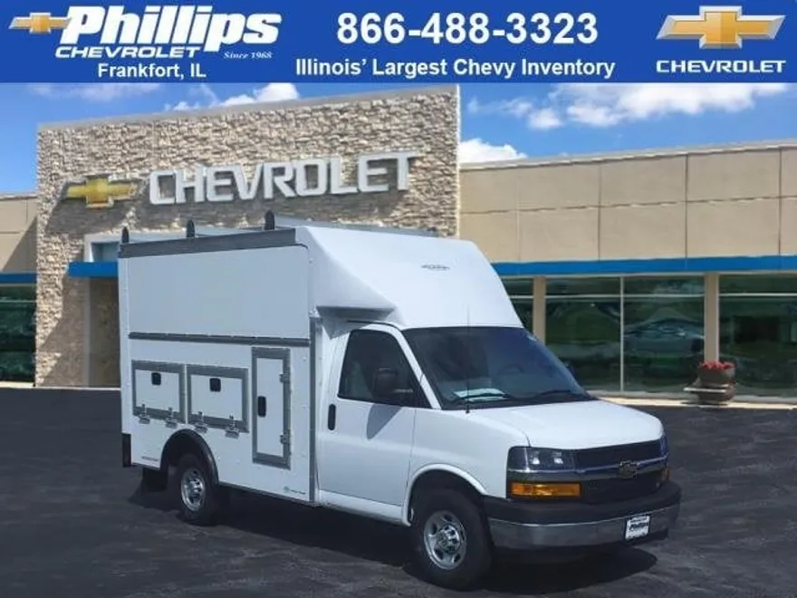 2025 Chevrolet Express 3500 Cutaway Van photo 1