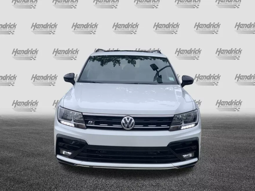 2020 Volkswagen Tiguan SE R-Line Black photo 1