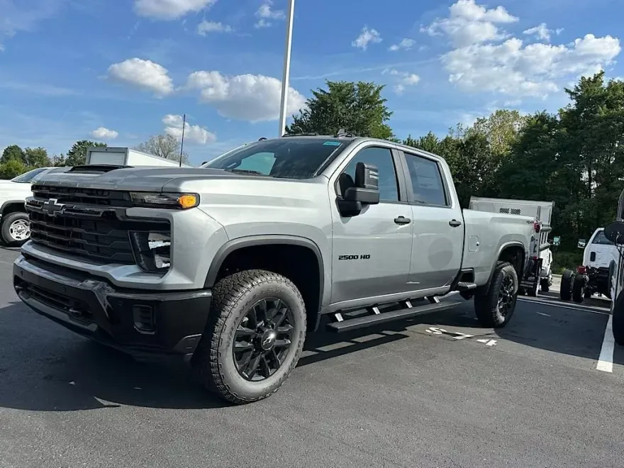 2026 Chevrolet Silverado 2500HD Custom photo 1