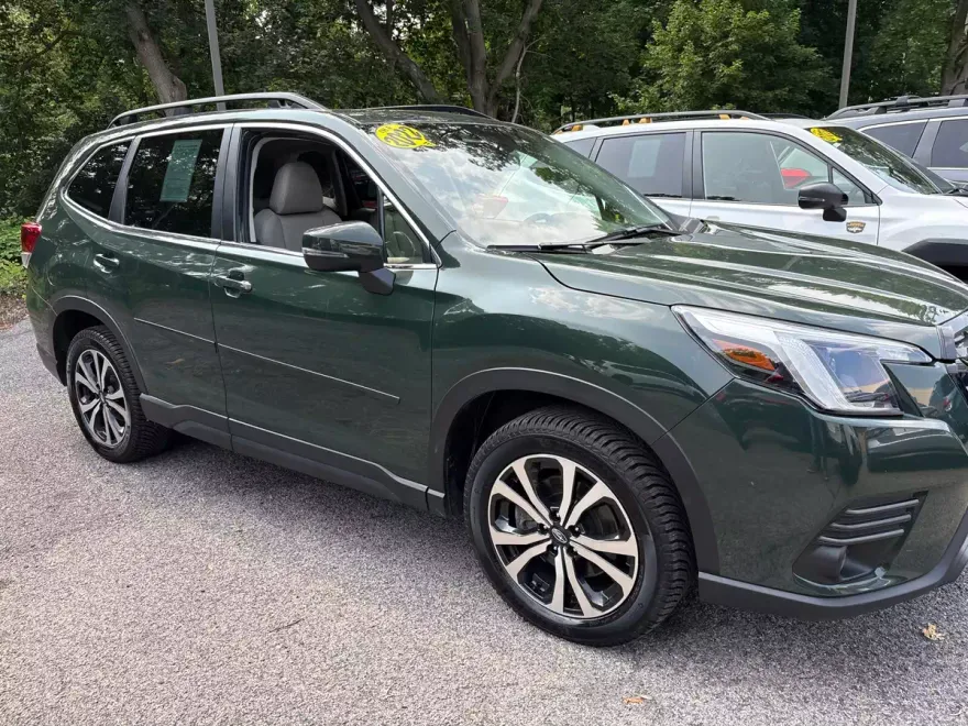2022 Subaru Forester Limited photo 1