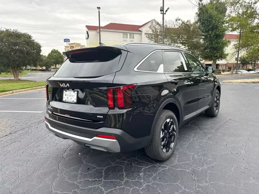 2026 Kia Sorento S photo 1
