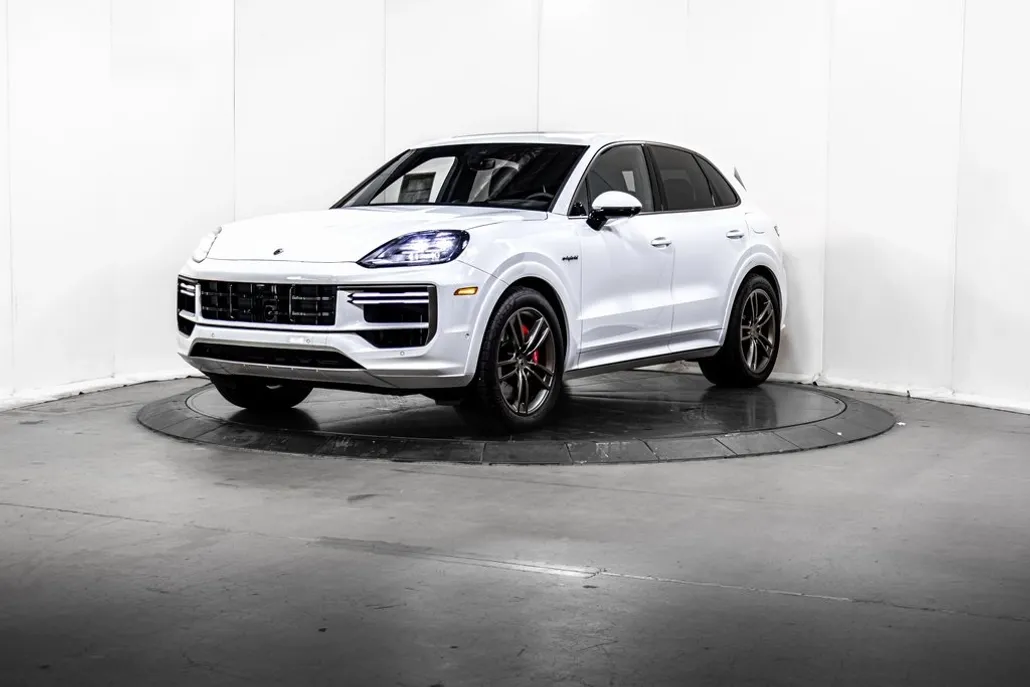 2025 Porsche Cayenne E-Hybrid Turbo photo 1