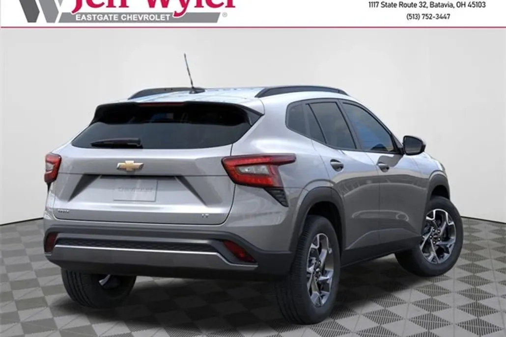 2025 Chevrolet Trax LT photo 1