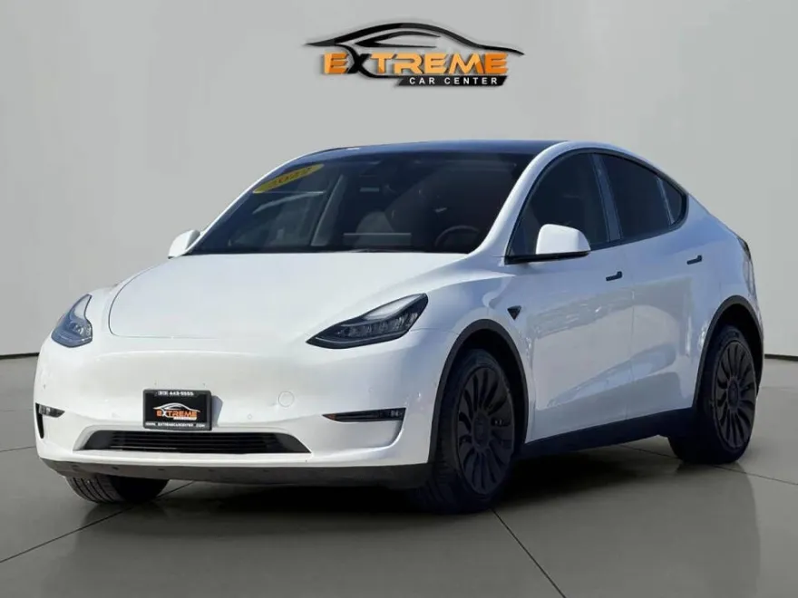 2022 Tesla Model Y Long Range photo 1