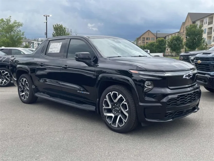 2024 Chevrolet Silverado EV RST photo 1