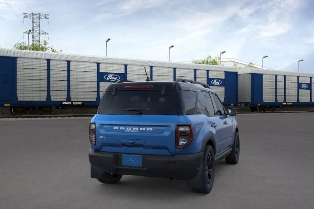 2025 Ford Bronco Sport Outer Banks photo 1