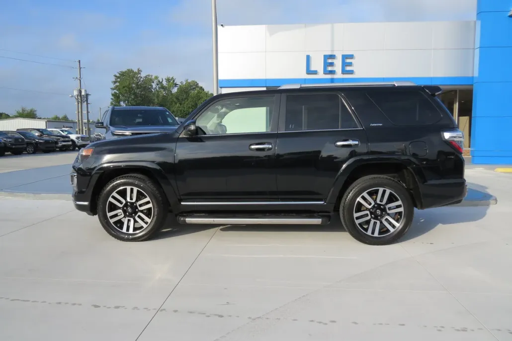 2021 Toyota 4Runner Limited photo 1