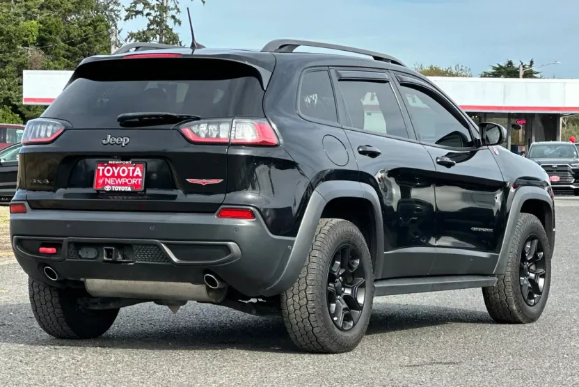 2019 Jeep Cherokee Trailhawk photo 1