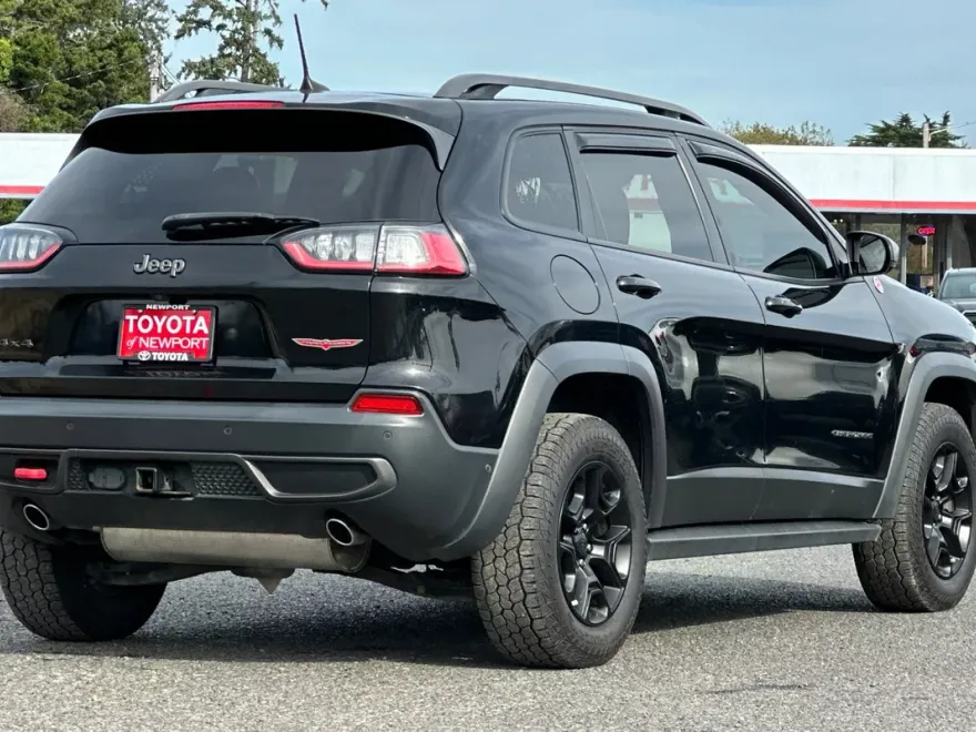 2019 Jeep Cherokee Trailhawk photo 1
