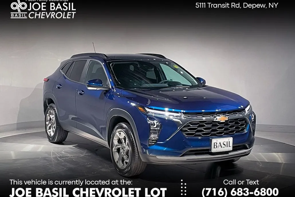 2024 Chevrolet Trax LT photo 1