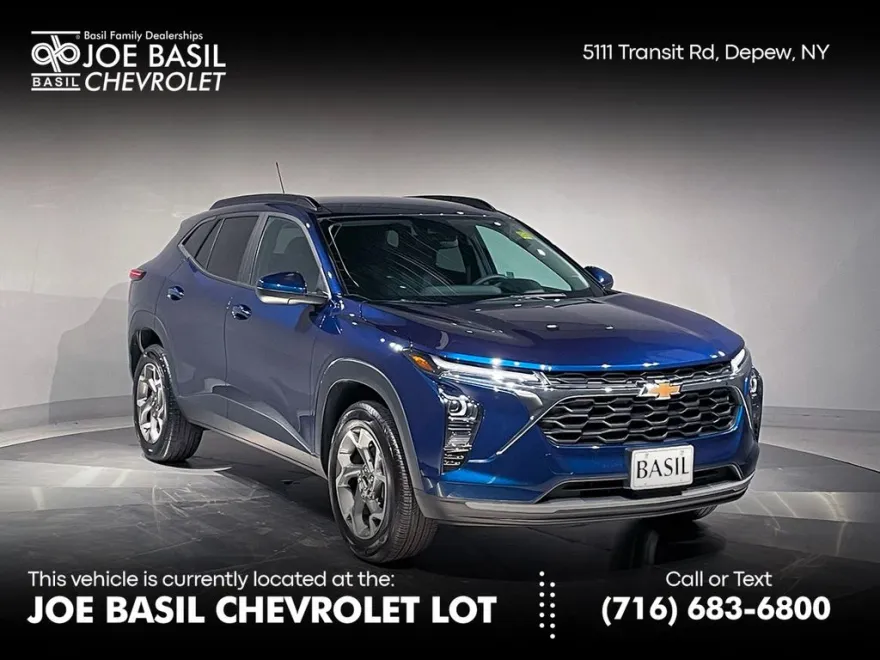 2024 Chevrolet Trax LT photo 1
