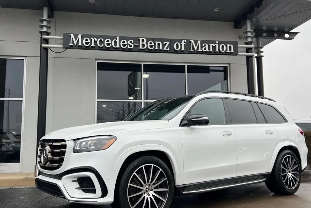 2025 Mercedes Benz GLS 580 4MATIC photo 1